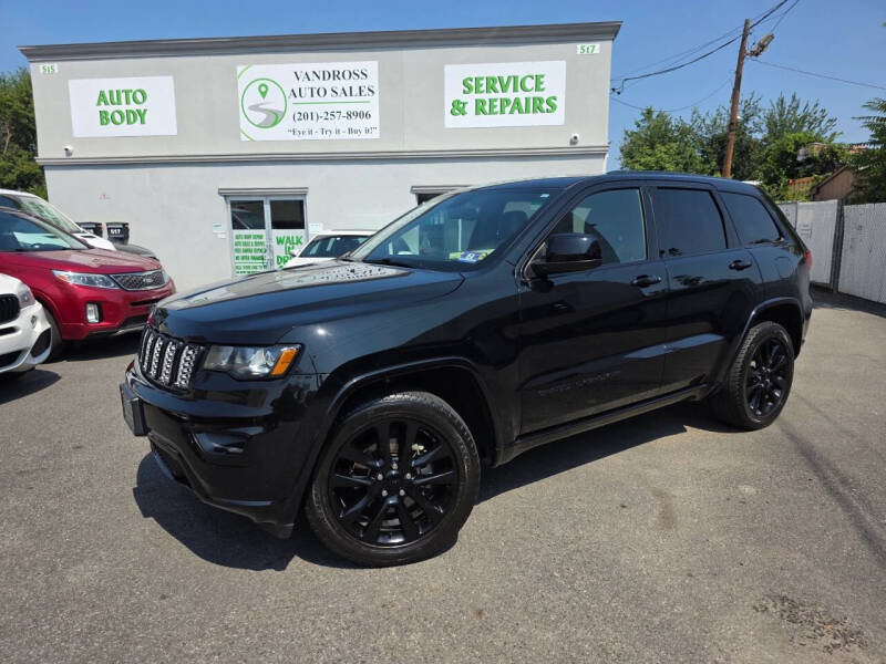 2019 Jeep Grand Cherokee Altitude's photo