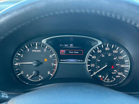 2017 Nissan Pathfinder SV