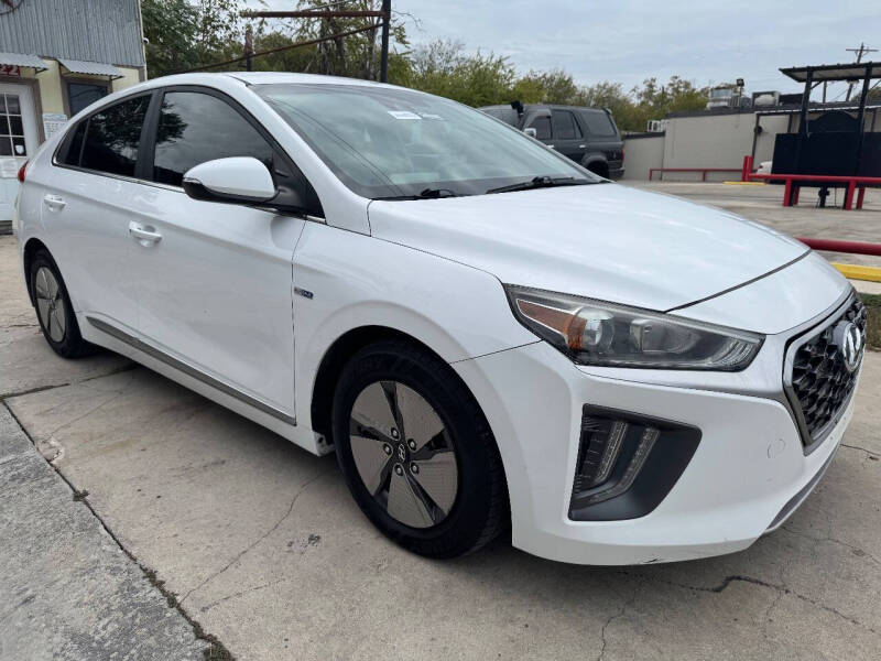 2020 Hyundai IONIQ SE's photo