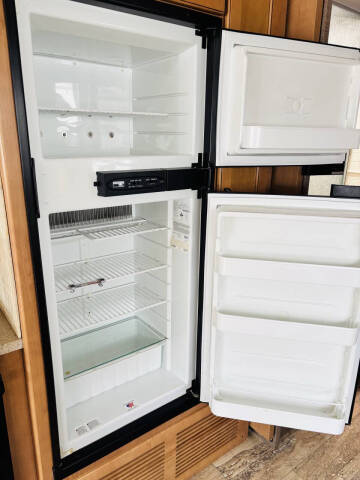 2017 Thor Motor Coach Hurricane 31S