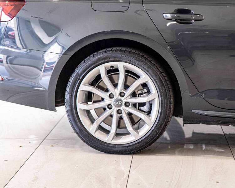 2019 Audi A4 quattro Premium Plus 45 TFSI