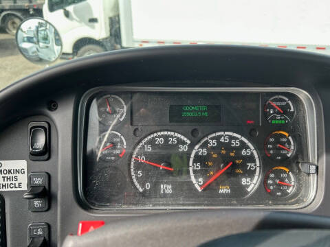 2016 Freightliner M2 106
