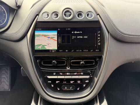 2021 Aston Martin DBX