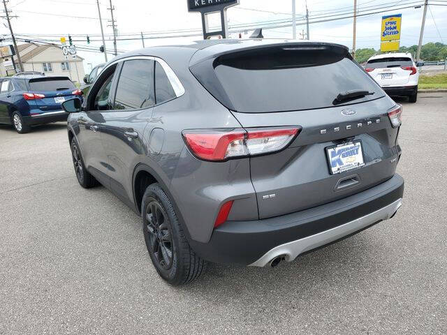 2021 Ford Escape SE