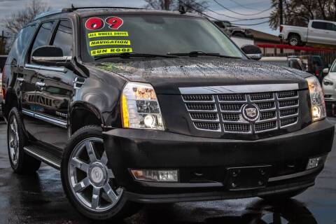 2009 Cadillac Escalade for sale at Nissi Auto Sales in Waukegan IL