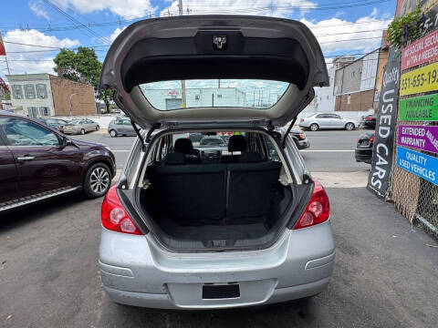 2010 Nissan Versa 1.8 S