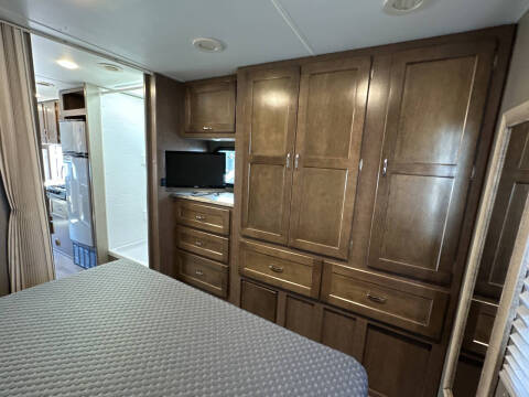 2019 Winnebago Outlook