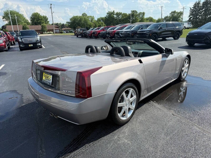 2005 Cadillac XLR