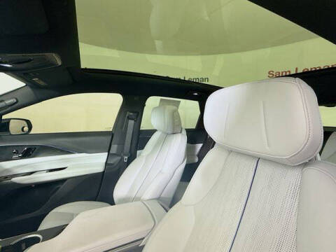 2024 Cadillac LYRIQ Luxury 1