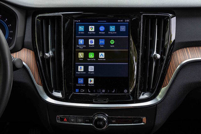 2024 Volvo S60 B5 Plus Dark Theme