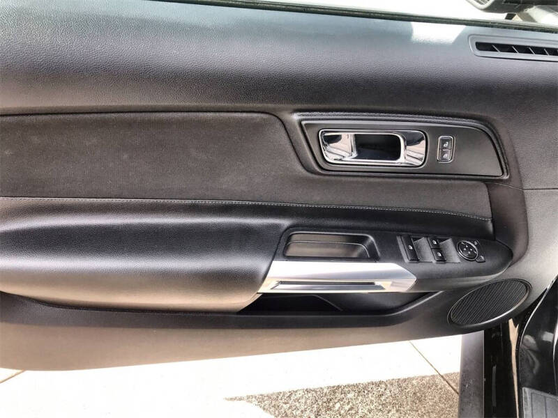 2015 Ford Mustang V6