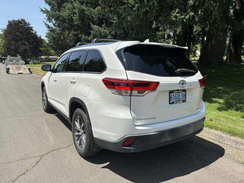 2019 Toyota Highlander SE