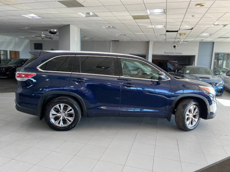 2015 Toyota Highlander XLE photo 12