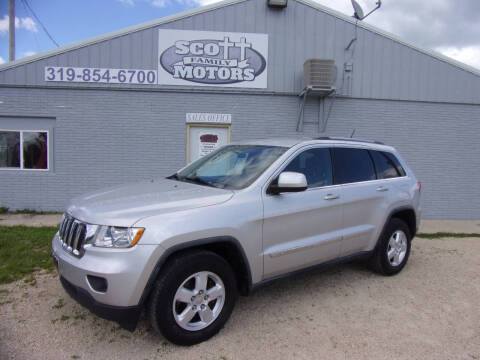 2011 Jeep Grand Cherokee for sale at SCOTT FAMILY MOTORS in Springville IA