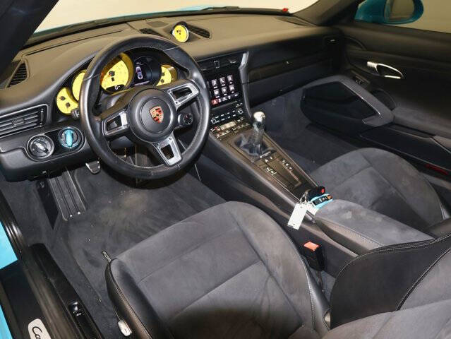 2019 Porsche 911 Carrera GTS
