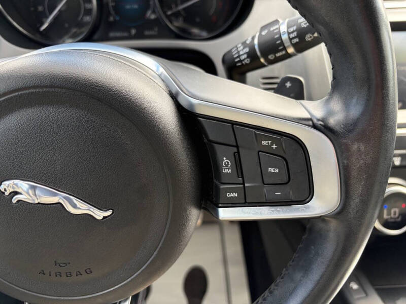 2020 Jaguar E-PACE P300 R-Dynamic SE