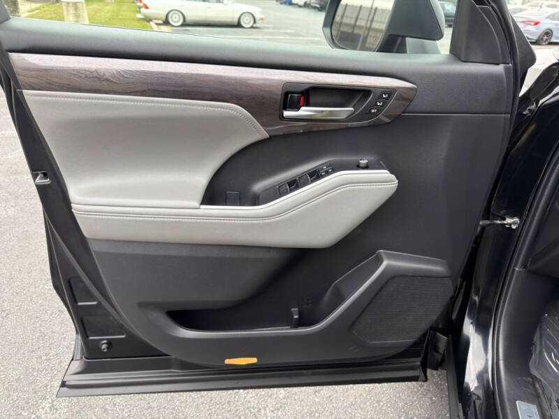 2022 Toyota Highlander Hybrid Limited