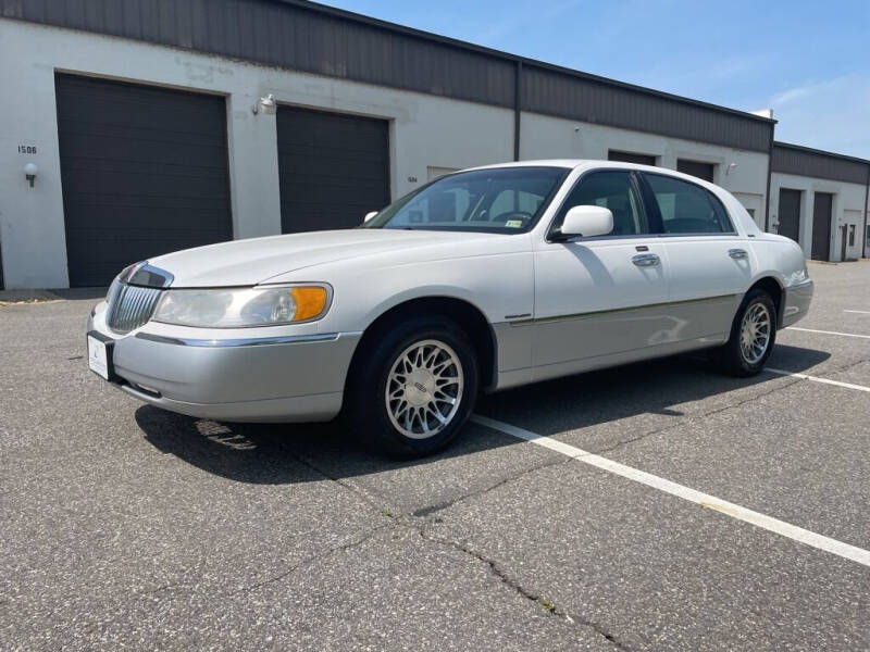 2000 Lincoln Town Car Signature