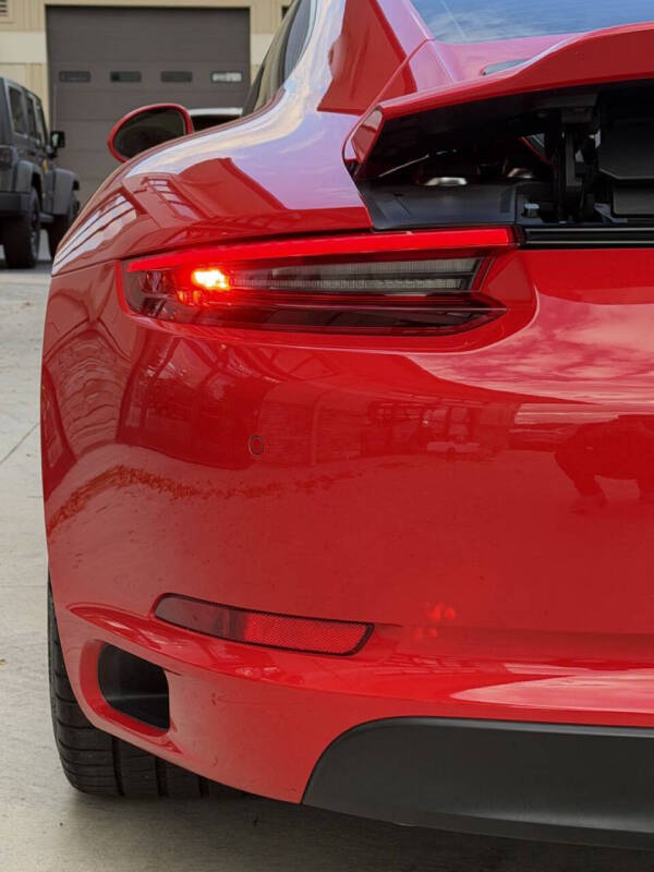 2018 Porsche 911 Carrera GTS