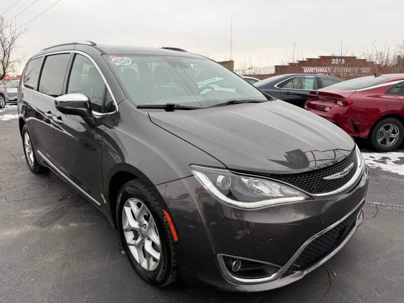 2020 Chrysler Pacifica for sale at Shaddai Auto Sales in Columbus OH
