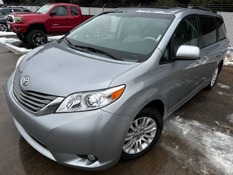 2012 Toyota Sienna XLE 8-Passenger