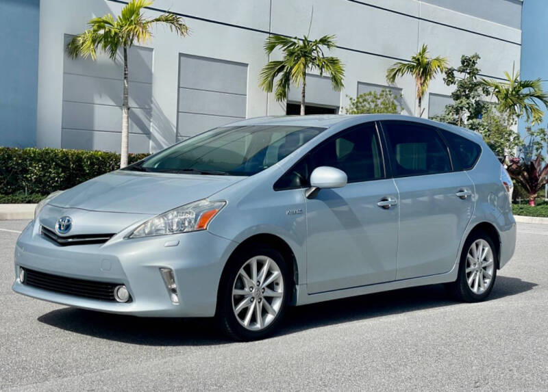 2013 Toyota Prius v for sale at VE Auto Gallery LLC in Lake Park FL