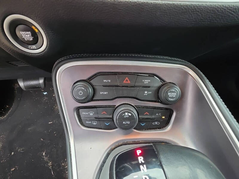 2021 Dodge Challenger SXT