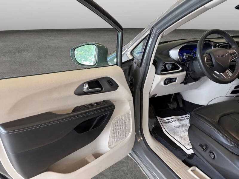 2022 Chrysler Pacifica Touring L