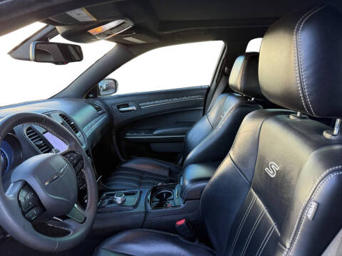 2022 Chrysler 300 S V8