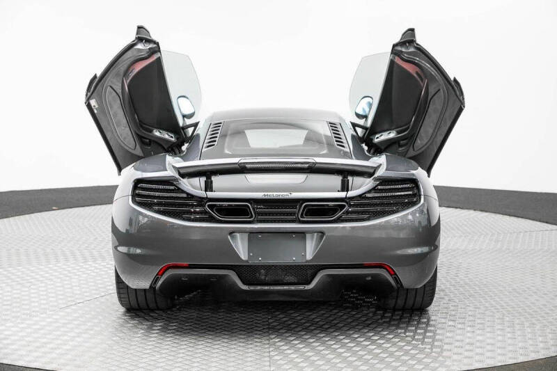 2013 McLaren MP4-12C