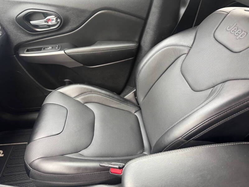 2022 Jeep Cherokee Latitude Lux