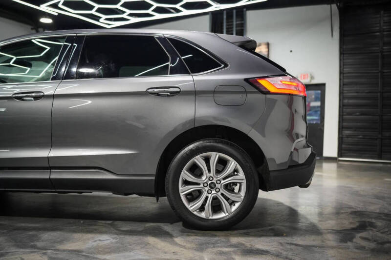 2023 Ford Edge Titanium