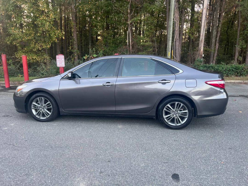 2015 Toyota Camry SE photo 5