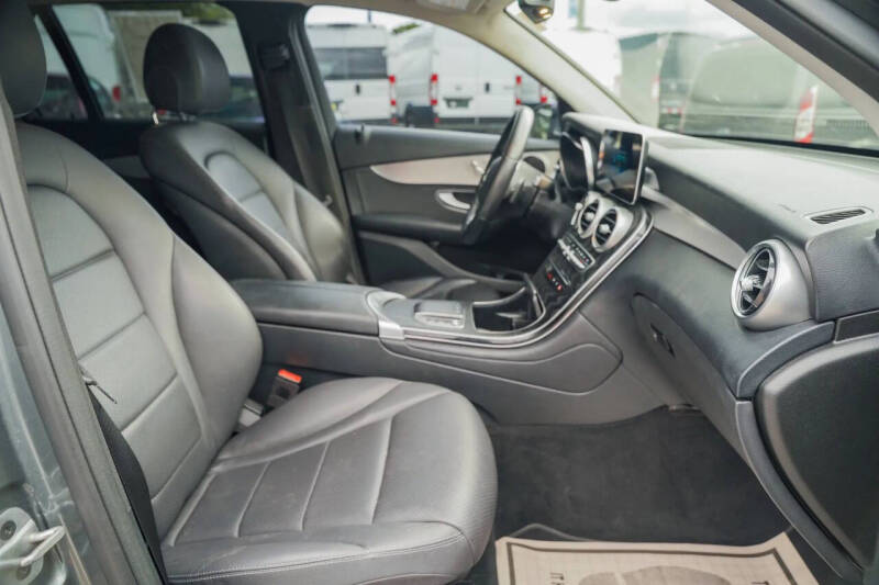 2021 Mercedes-Benz GLC GLC 300