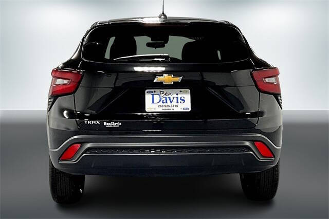 2025 Chevrolet Trax LS