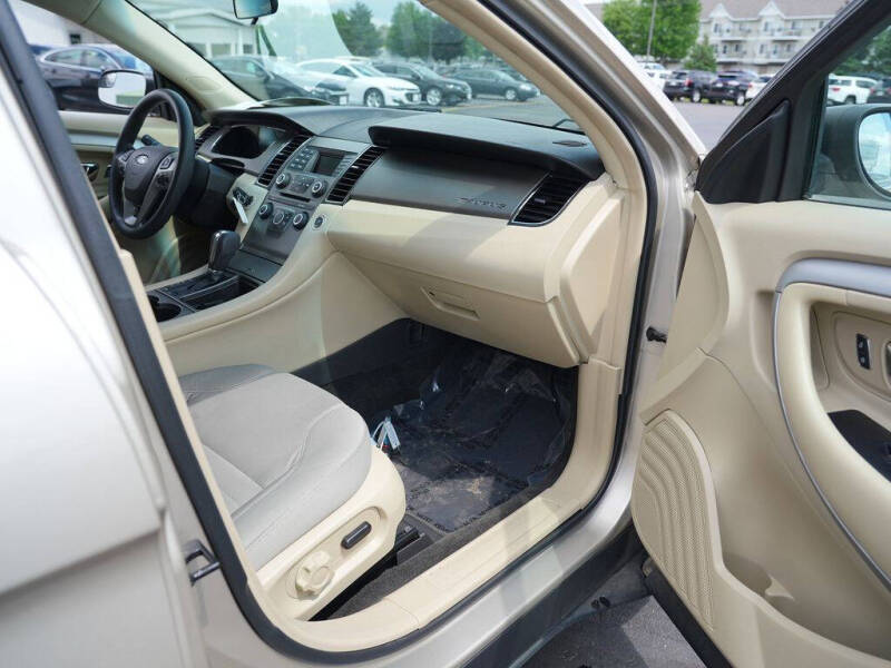 2018 Ford Taurus SE