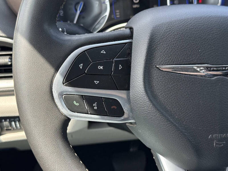 2022 Chrysler Voyager LX