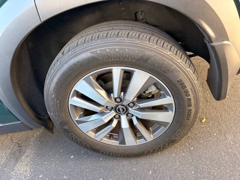 2023 Nissan Pathfinder SL