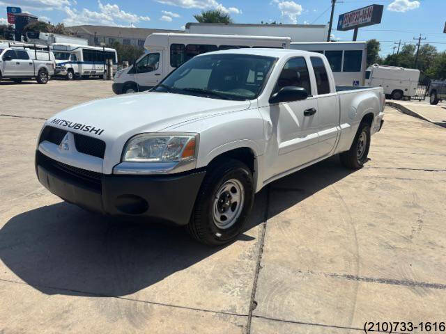 2006 Mitsubishi Raider LS