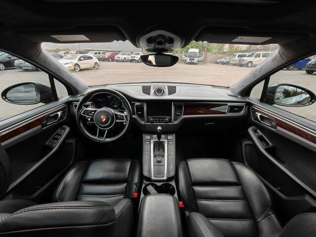 2017 Porsche Macan