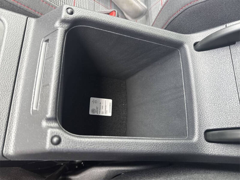 2025 Volkswagen Golf GTI S