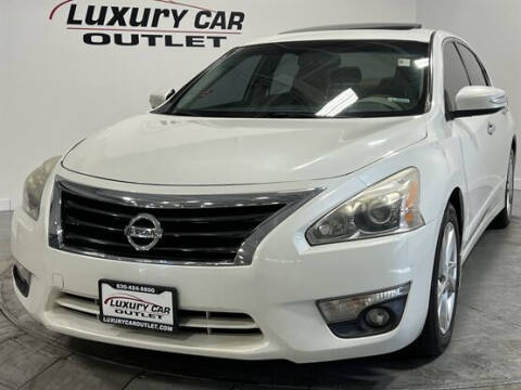2015 Nissan Altima for sale at Luxury Car Outlet in West Chicago IL