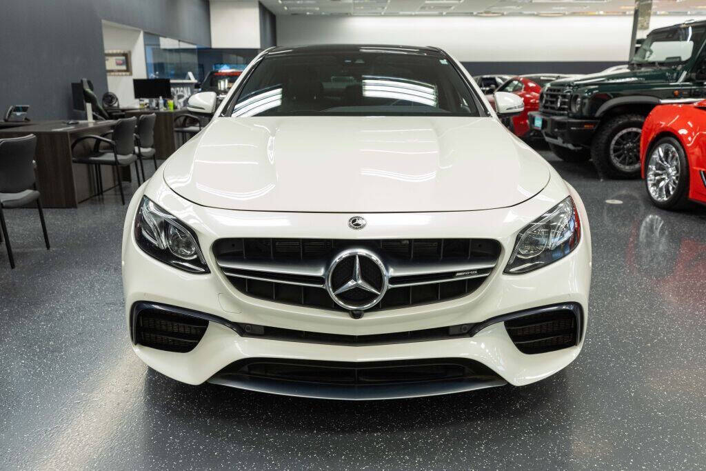 Off white 2018 Mercedes-Benz E-Class AMG E 63 S AWD AMG E 63 S 4MATIC 4dr Sedan 2