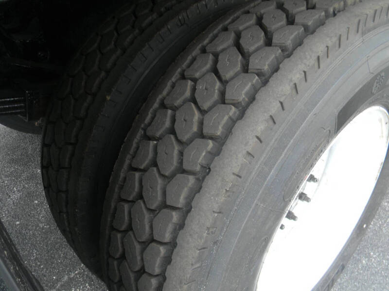 2018 Freightliner M2 106