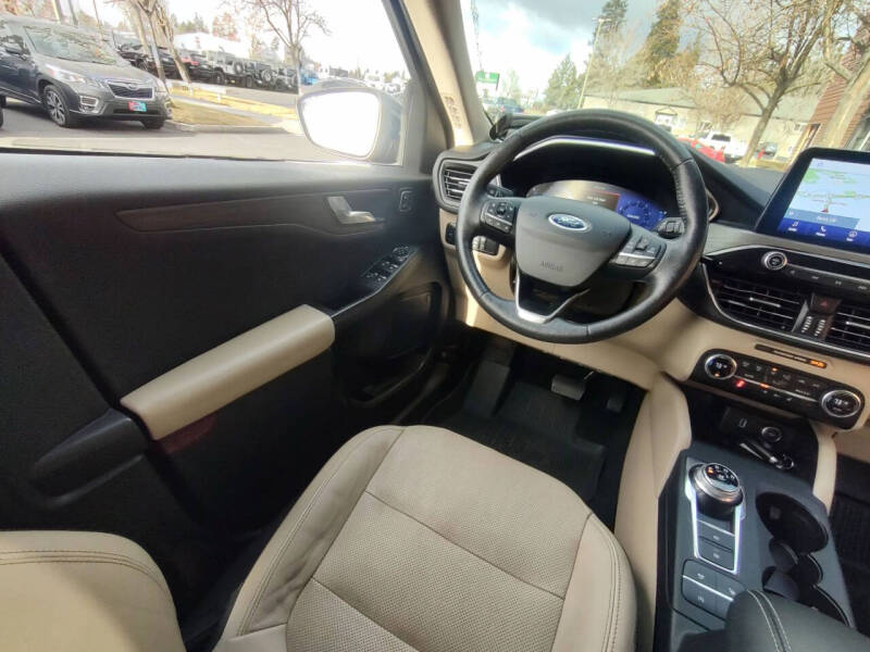 2020 Ford Escape Titanium