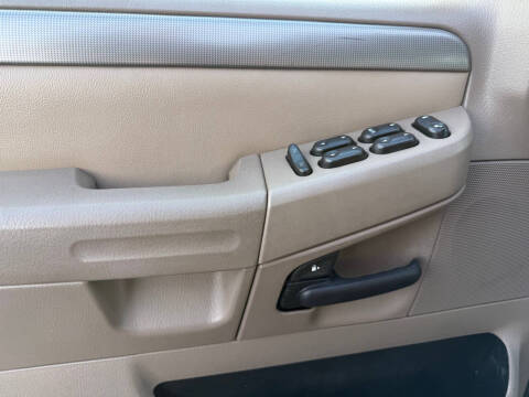 2005 Ford Explorer XLT