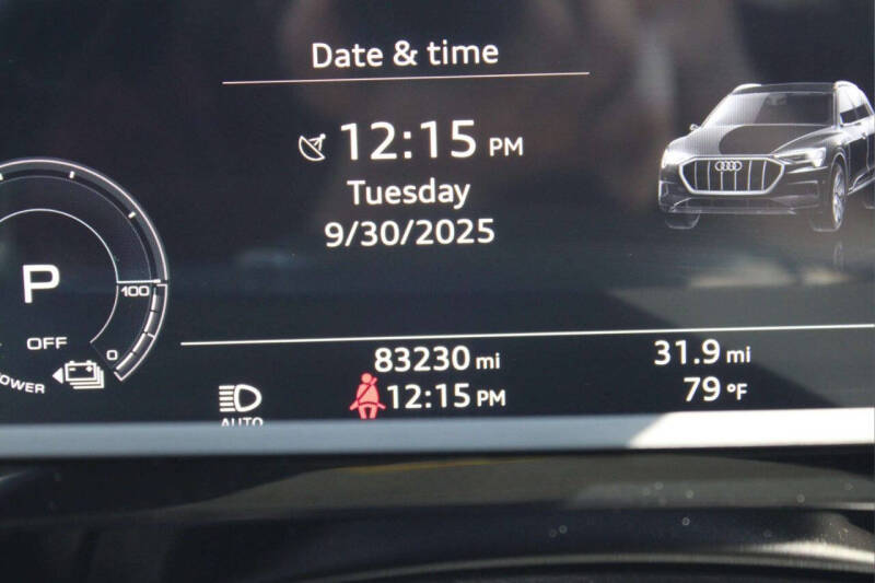 2019 Audi e-tron quattro Prestige