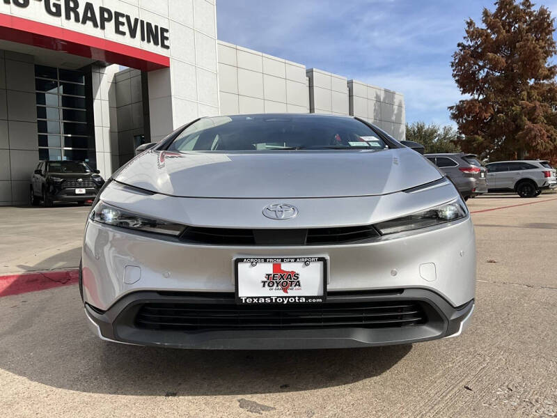 2025 Toyota Prius LE