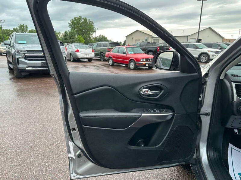 2019 Jeep Cherokee Latitude