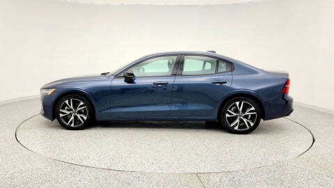 2024 Volvo S60 B5 Core Dark Theme